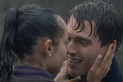 (VIDEO) SUSRET KOJI MIJENJA ŽIVOTE Najava za novu romantičnu komediju na Netfliksu oduševila, fanovi ne mogu da dočekaju premijeru