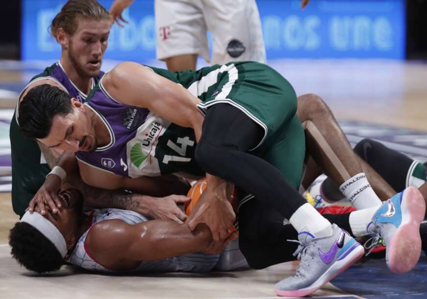 Bura u BiH pred Evrobasket: Nepozvani Đedović odgovorio selektoru "Reprezentaciji sam dostupan kao i uvijek"