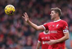 (FOTO) I KAMEN BI ZAPLAKAO Legendarni kapiten Liverpula se sa emotivnom porukom oprostio od Žote