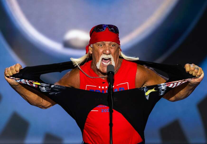 (VIDEO) Najprepoznatljivija figura profesionalnog rvanja: Evo ko je bio Hulk Hogan i šta je obilježilo život BESMRTNE WWE IKONE
