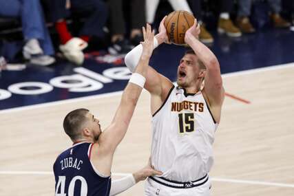 (FOTO) Nikola Jokić nije ni blizu apsolutnom rekorderu: Ovo su igrači s NAJDUŽIM STAŽOM u jednom NBA timu