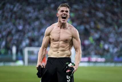 (FOTO) SLAVLJE U LONDONU Viktor Đekereš stigao u Arsenal