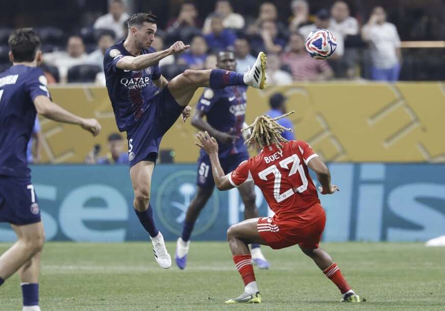 (FOTO) PSŽ savladao Bajern za plasman u polufinale: Poništen penal, dva crvena i teška povreda Musijale obilježili meč