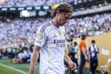 MODRIĆ U MILANU Hrvatski fudbaler potpisao ugovor na godinu dana