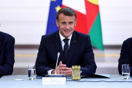 Makron bez dlake na jeziku "EU se mora spremiti da uzvrati Americi"