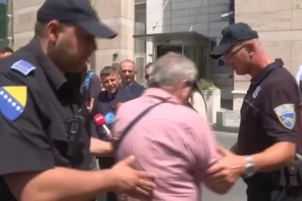 Mušakrac nasrnuo na Nebojšu Vukanovića
