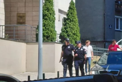 (VIDEO) HAPŠENJA NAKON BLOKADE U UŽICU Privedeni Pavle Cicvarić i gradski odbornik Radovan Novaković