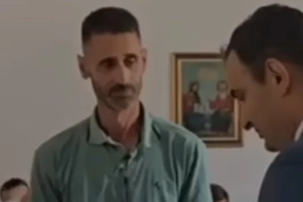 (VIDEO) Dobrota bez granica: Musliman iz Hercegovine BESPLATNO GRADI PRAVOSLAVNE CRKVE, dobio Vidovdansku povelju