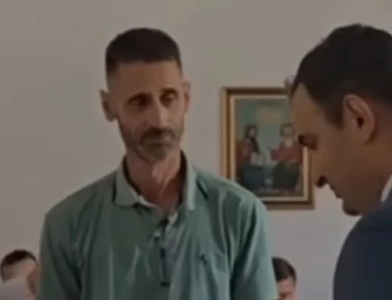 (VIDEO) Dobrota bez granica: Musliman iz Hercegovine BESPLATNO GRADI PRAVOSLAVNE CRKVE, dobio Vidovdansku povelju