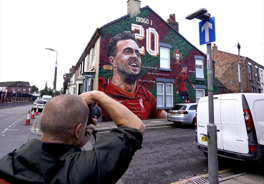 Mural u Liverpoolu u čast Dioga Jote i njegovog brata