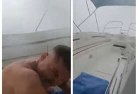 (VIDEO) "NE VIDIM NIŠTA" Muškarac se zatekao na malom brodu usred oluje, snimak ledi krv u žilama