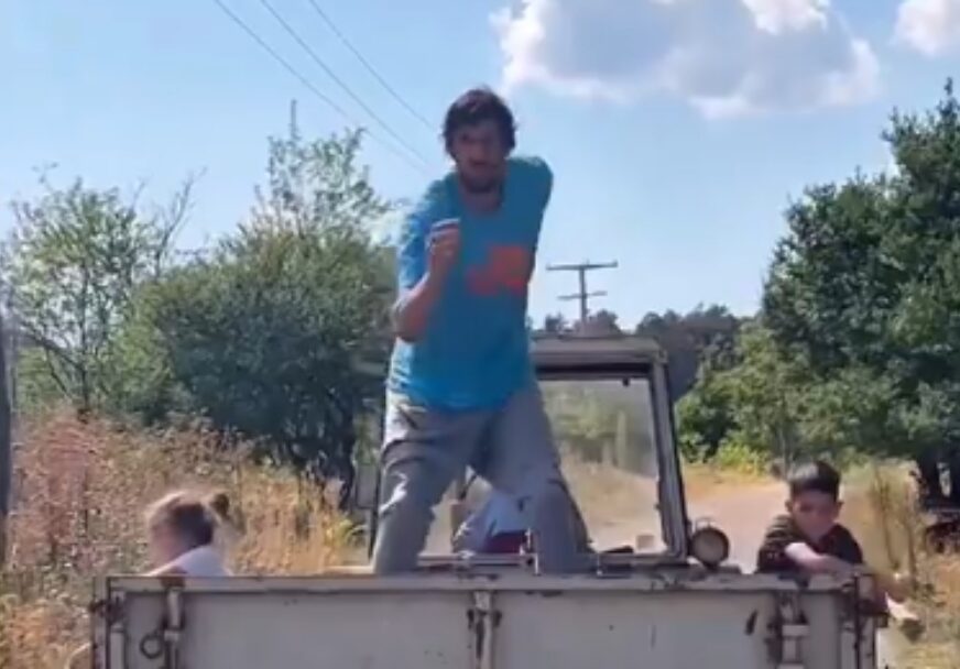 (VIDEO) Snimak postao hit na mrežama: Boban Marjanović se POPEO NA PRIKOLICU, pa zaigrao