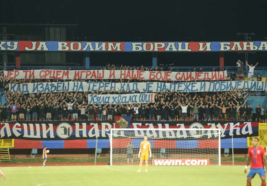 navijači Borca razvili transparent sa porukom Enveru Kulašinu