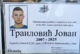 (FOTO) "Ne vjerujem ni sad, a mislim da nikad ni neću" Prijatelji se potresnim porukama opraštaju od Jovana (18) koji se utopio u jezeru