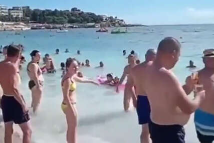 (VIDEO) "Gdje god da se pojave, MORAJU DA SRBUJU" Zbog ovog snimka sa crnogorske plaže BUKTI RAT na društvenim mrežama