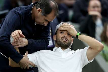 (VIDEO, FOTO) Dimitrov razbio Sinera, ali morao da preda meč: Italijan na krilima sreće u četvrtfinalu Vimbldona
