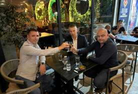 (FOTO) "Prepoznali su u nama snažnog partnera" Dva odbornika iz Gacka napustila SPS i priključili se DNS