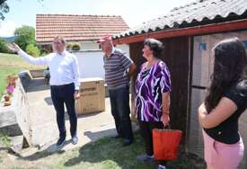 (FOTO) Selak u Driniću: Pomoć SOCIJALNO UGROŽENOJ porodici