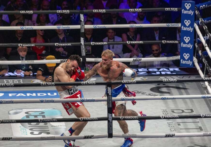 bokserski duel Hulio Sezar Čavez - Džejk Pol