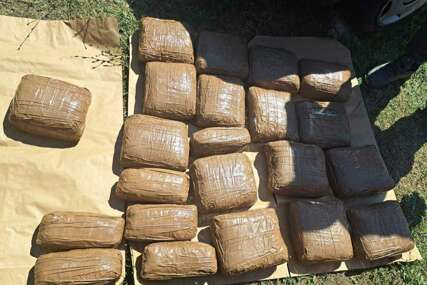 (FOTO) Porast zloupotrebe droga u Republici Srpskoj: Tokom 2025. godine policija zaplijenila više od 400 KILOGRAMA NARKOTIKA