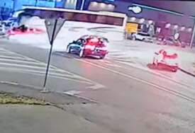 (VIDEO) „Tempirana bomba za volanom" Sekunde koje LEDE KRV U VENAMA, šokantan snimak otkriva kako je izazvana teška nesreća u Kozarcu
