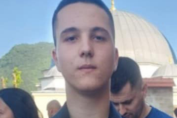 (FOTO) Porodica moli za pomoć: U Budimpešti nestao Kristijan Đukelić (15) iz Mrkonjić Grada