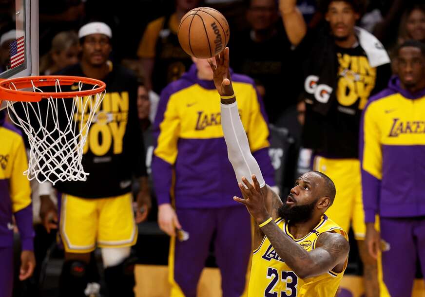 Lebron Džejms