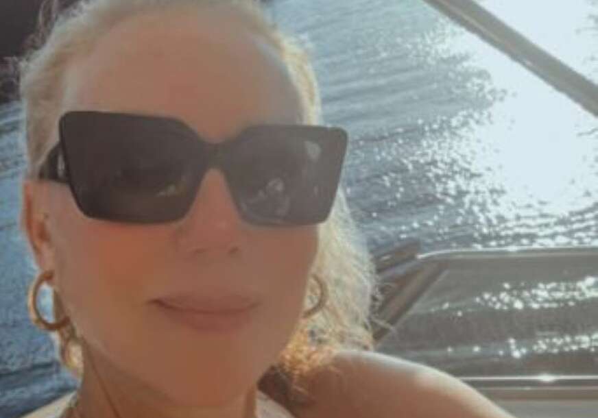Lepa Brena