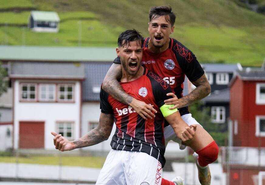 fudbaleri Linkoln Reda slave