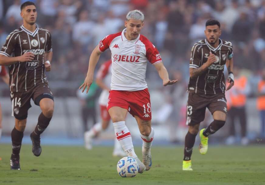 Matko Miljević s loptom