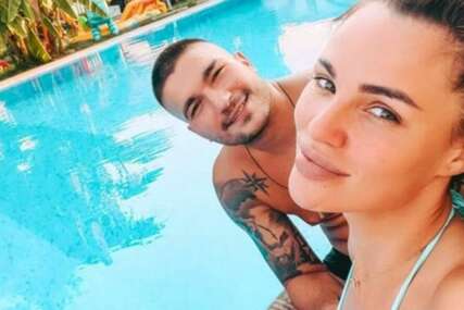 (FOTO) Oglasili se sa putovanja: Mirko Šijan i supruga Bojana se SNIMAJU GOLIŠAVI, ona pozira poput modela, a on sav tetoviran i ne skida krst