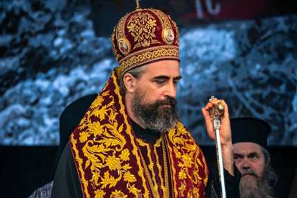 "Ne postoji nijedna riječ koja abolira zločince ili veliča zločine" Mitropolit Metodije SASLUŠAN U POLICIJI zbog besjede na liturgiji