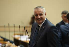 HIT DANA Radovan Višković