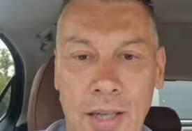 (VIDEO) „Nadam se da ću bezbjedno stići u Bijeljinu“ Nešić pokazao NOVOG VOZAČA, pa izazvao lavinu smijeha na društvenim mrežama
