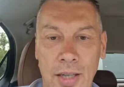 (VIDEO) „Nadam se da ću bezbjedno stići u Bijeljinu“ Nešić pokazao NOVOG VOZAČA, pa izazvao lavinu smijeha na društvenim mrežama