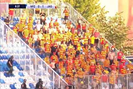 poljski navijači u "kavezu" u Novom Pazaru