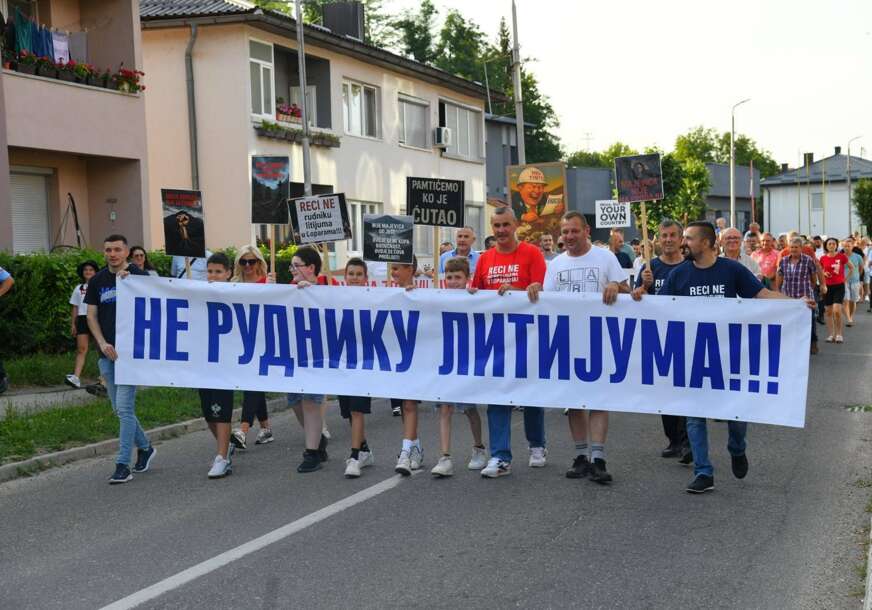 (FOTO) "Oni imaju bagere i ORUŽJE, a mi motike i SRCE" Aktivisti poručili da će otjerati kopače LITIJUMA iz BiH i Srbije