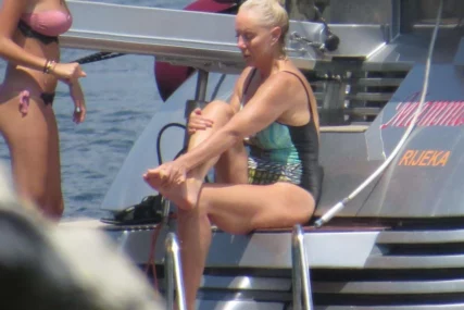 Lepa Brena na jahti