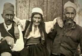 (FOTO) Ružici jedan sin bio PRAVOSLAVAC, a drugi MUSLIMAN: Alija je rođen kao Risto, ali ono što je uslijedilo kasnije je NAJVEĆA BOL koju majka može da doživi