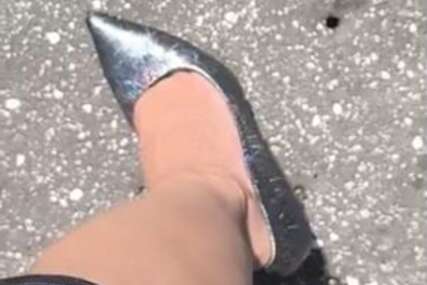 (VIDEO) „NE MOGU DA STOJIM, ŠTIKLA MI UPADA“ Toplotni talas zahvatio region, na vrelini se TOPI I ASFALT