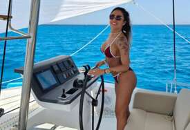 (FOTO) Od prizora padaju vilice: Sandra Afrika uživa na JAHTI koju joj je POKLONIO BIVŠI, a lagala da je od babe