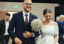 (VIDEO) Dirljivim potezom rasplakali region: Sandra na dan vjenčanja stala pred goste, pa sa trojicom braće i ocem učinila nešto nesvakidašnje