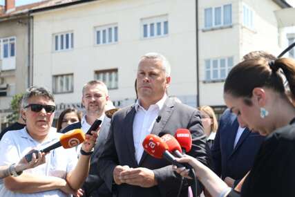 (FOTO) SPS pokrenuo peticiju za PONIŠTAVANJE TENDERA za zamjenu javne rasvjete "Sijalice nisu prioritet, Banjaluka ima važnije i goruće probleme"