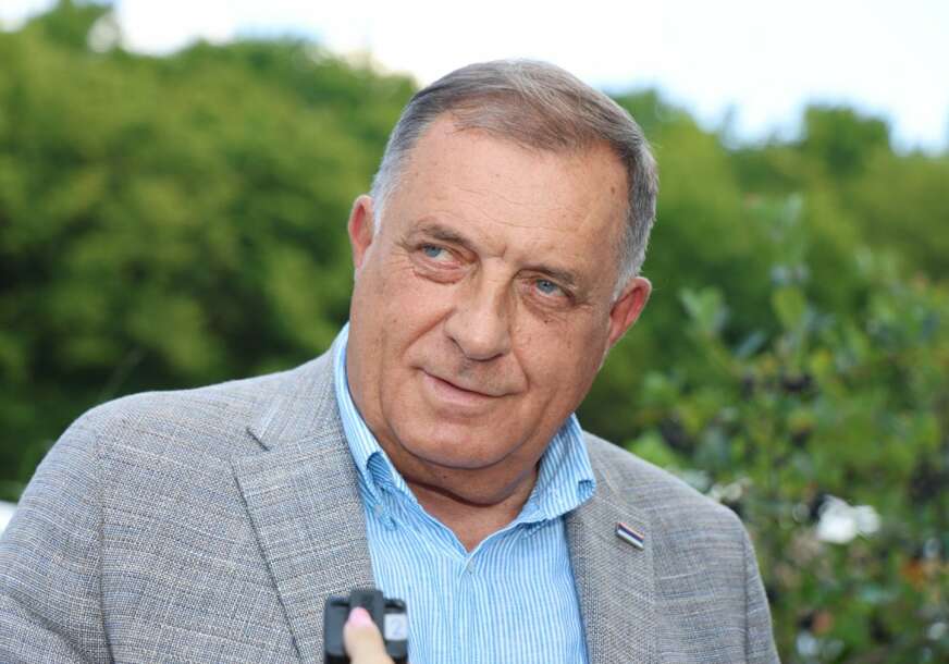 „PROGANJAĆEMO GA DOK GOD BUDE ŽIV“ Dodik poručio da je normalizacija stanja u BiH moguća, ako se povuku odluke Šmita