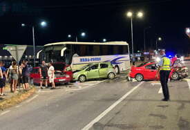 (FOTO) TEŽAK UDES U KOZARCU U karambolu se sudario autobus i tri automobila, VIŠE OSOBA POVRIJEĐENI