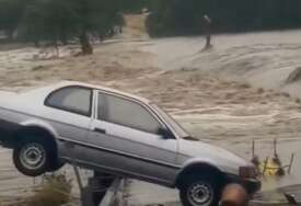 (VIDEO, FOTO) Nestalo 20 DJEVOJČICA iz kampa: Poplave uništile Teksas, ima i preminulih, proglašeno VANREDNO STANJE