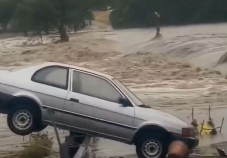 (VIDEO, FOTO) Nestalo 20 DJEVOJČICA iz kampa: Poplave uništile Teksas, ima i preminulih, proglašeno VANREDNO STANJE