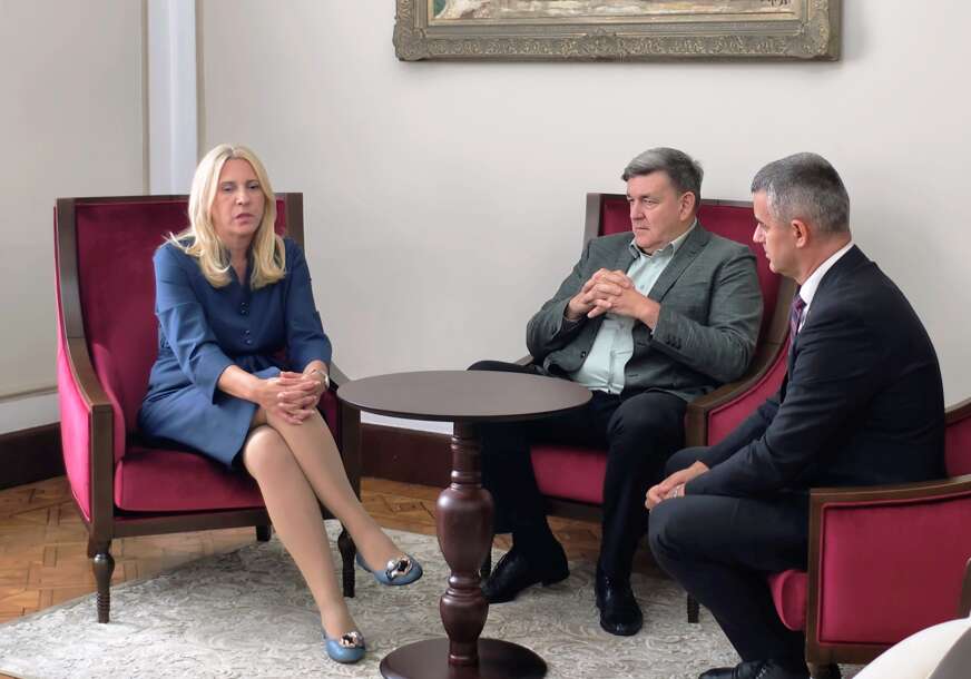 Željka Cvijanović sa predstavnicima sindikata