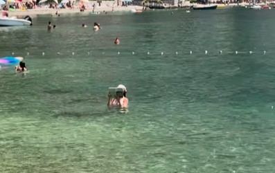 Žena u moru