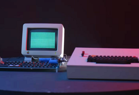 (VIDEO) CIJENA NIJE ŠALA Prodaje se skoro savršeni primjerak Apple-1 računara